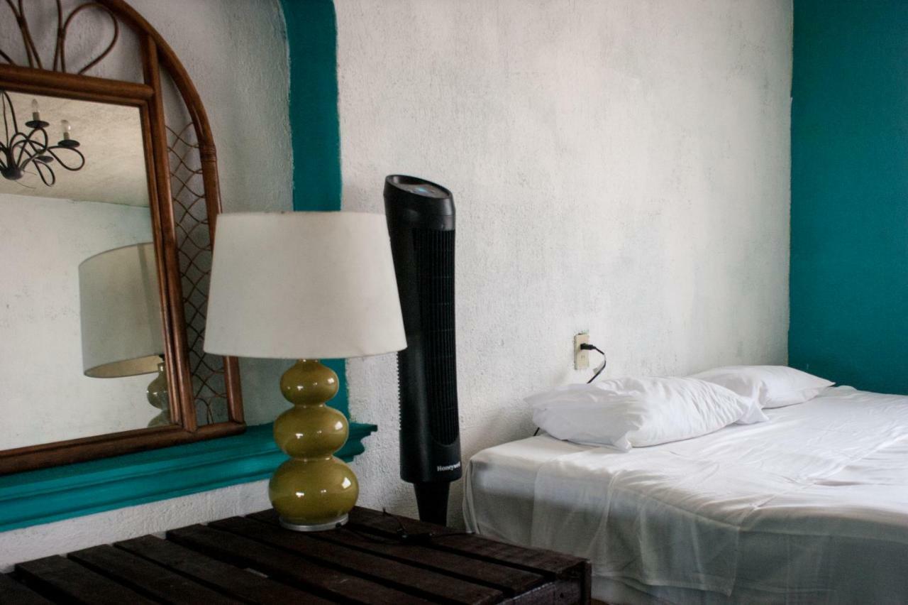Hostal Enjoy Vallarta 19 Puerto Vallarta Eksteriør bilde